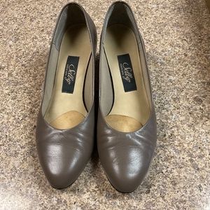 Vintage Shelby Pump Heels